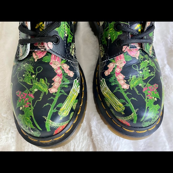 NWOT Dr. Martens 1460 Web Botanical Boots | Size 6 - Picture 4 of 11